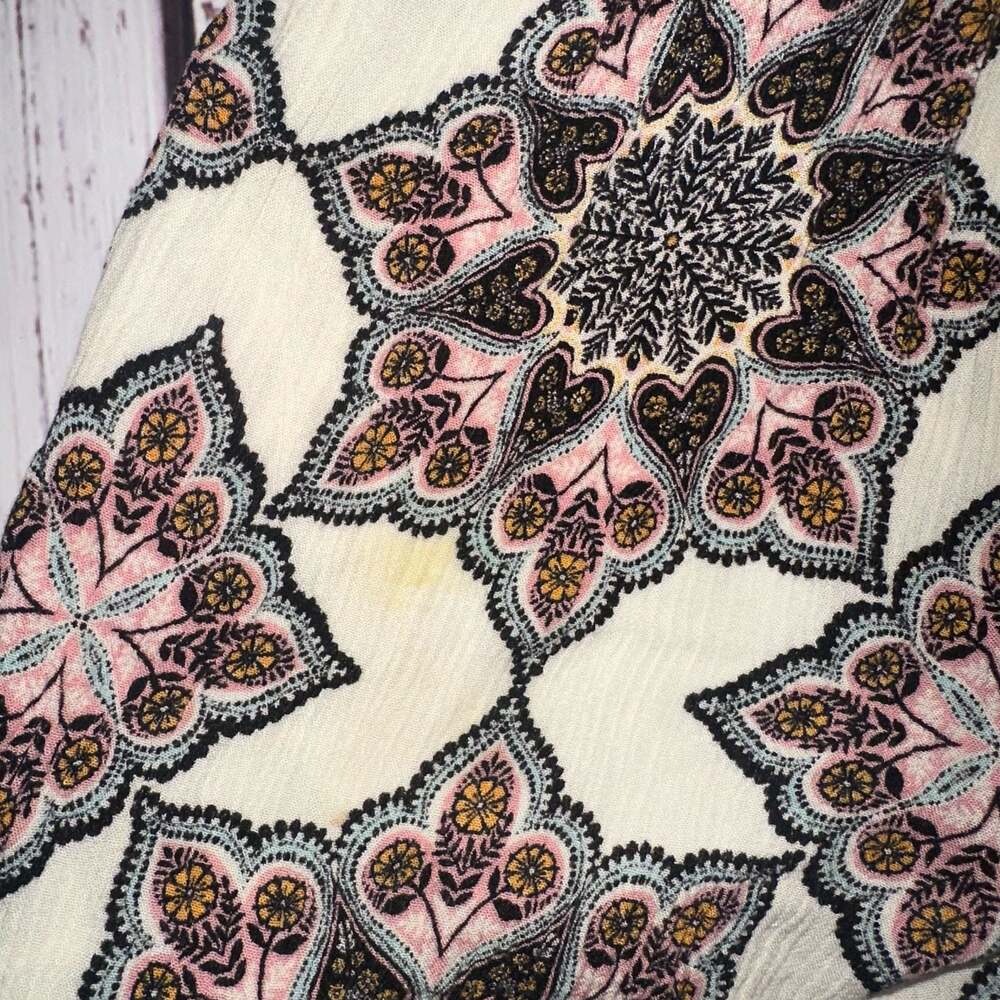 Charlotte Russe Paisley Y2k Medallion Indie Romper with Crochet Back Detail-XS - Picture 2 of 7